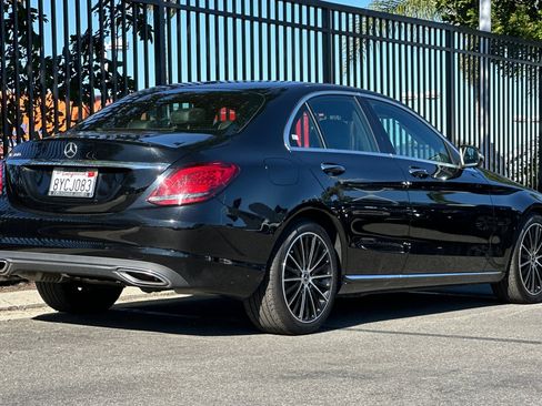 Used 2021 Mercedes-Benz C 300 Sedan image 4