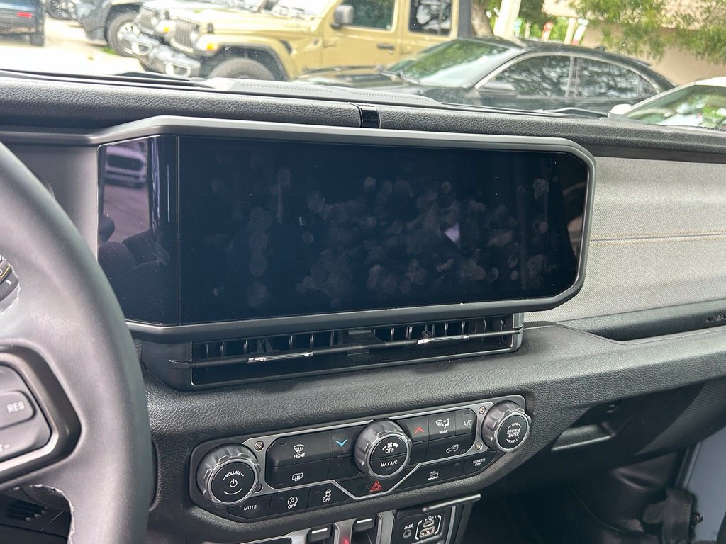 Certified 2025 Jeep Wrangler Sport AWD/4WD image 12