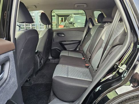 Certified 2023 Nissan Rogue SV image 15