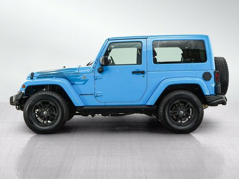 Used 2017 Jeep Wrangler Sahara AWD/4WD image 2