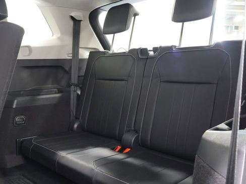 Used 2023 Volkswagen Tiguan SE image 26