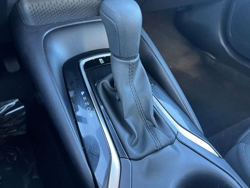 Used 2025 Toyota Corolla LE image 39