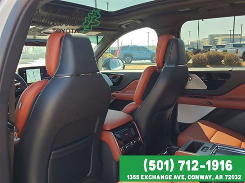Used 2025 Lincoln Aviator Reserve w/ Equipment Group 201A image 12