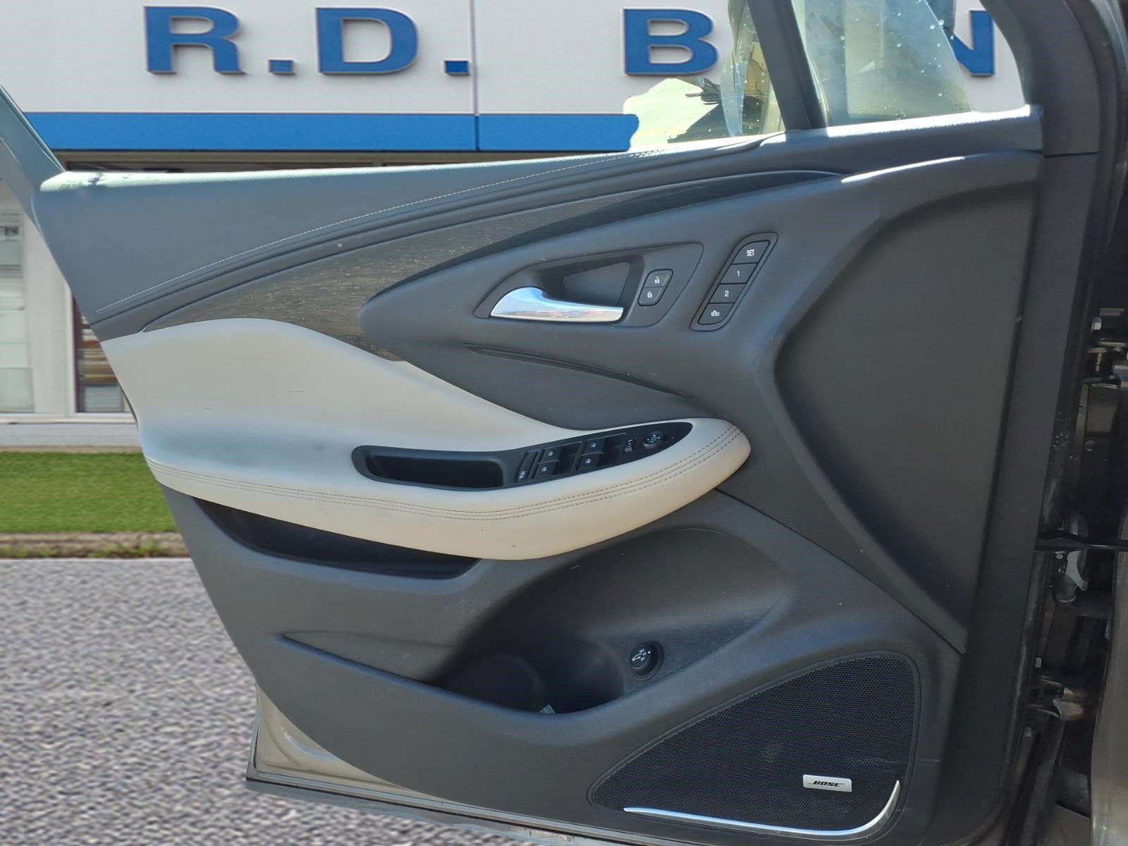 Used 2017 Buick Envision Premium AWD/4WD image 9