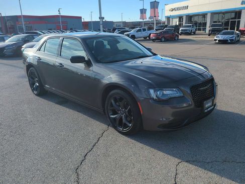 Used 2023 Chrysler 300 Touring w/ Sport Appearance Package image 2