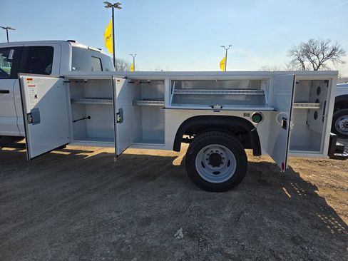New 2026 Ford F550 4x4 Supercab Super Duty image 15