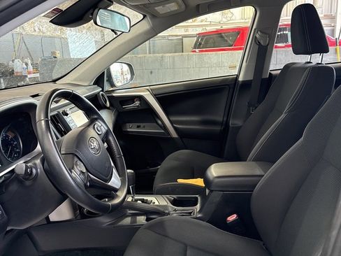 Used 2018 Toyota RAV4 XLE image 5