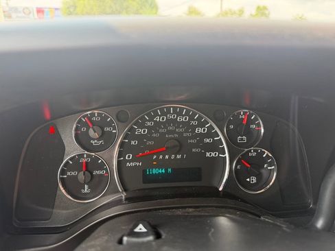 Used 2020 Chevrolet Express 2500 w/ Communications Package RWD image 16