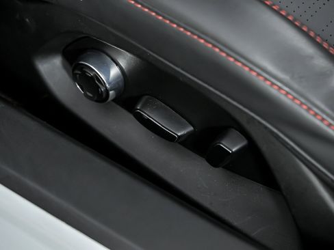 Used 2023 Chevrolet Corvette Stingray Premium Conv w/ Z51 Performance Package image 25