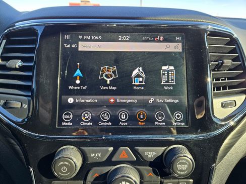 Used 2020 Jeep Grand Cherokee Altitude image 24