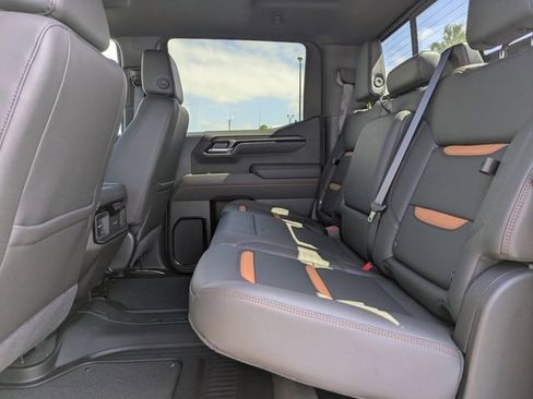 New 2026 GMC Sierra 1500 AT4 w/ AT4 Premium Package AWD/4WD image 17