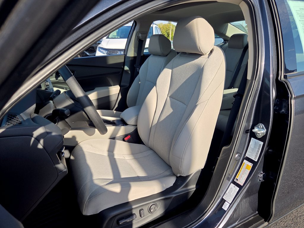 Certified 2025 Honda Accord SE image 15