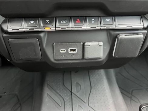 Used 2023 Chevrolet Silverado 1500 Custom image 12