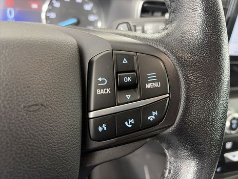 Used 2020 Ford Explorer XLT w/ Equipment Group 202A AWD/4WD image 35