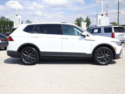 Used 2023 Volkswagen Tiguan SE FWD image 4