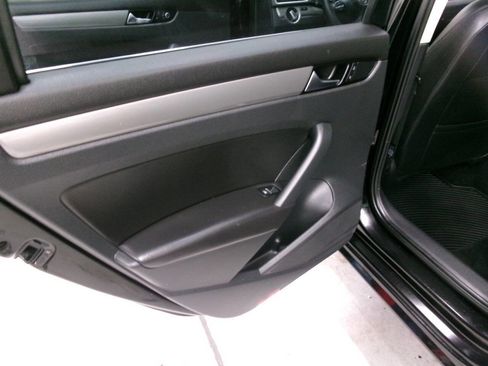 Used 2014 Volkswagen Passat 2.5 SE image 25