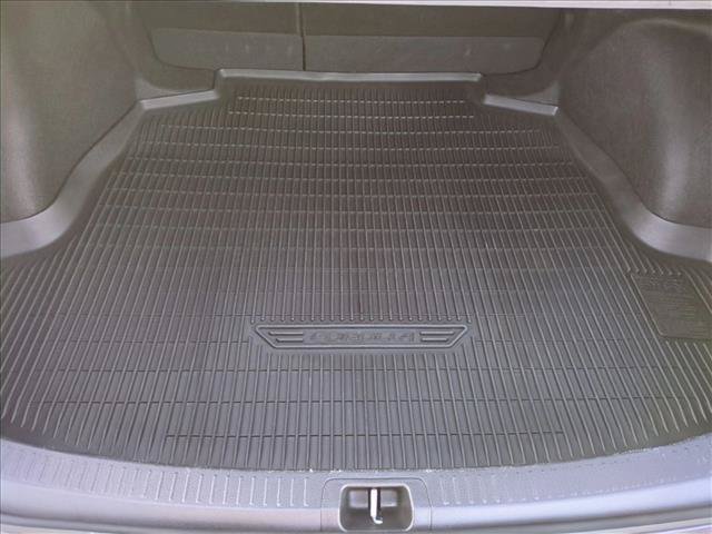 Certified 2024 Toyota Corolla SE w/ SE Premium Package FWD image 6