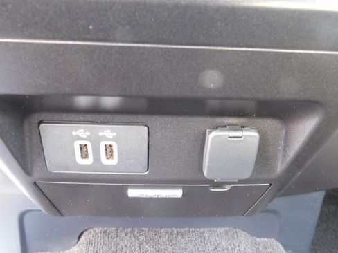 Used 2016 Ford F150 XLT w/ Equipment Group 302A Luxury image 17