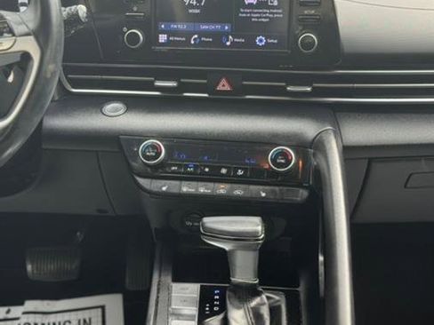 Used 2022 Hyundai Elantra SEL w/ Convenience Package image 14