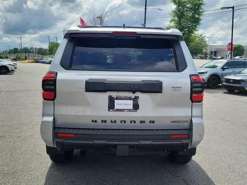 Used 2025 Toyota 4Runner TRD Off-Road Premium AWD/4WD image 5