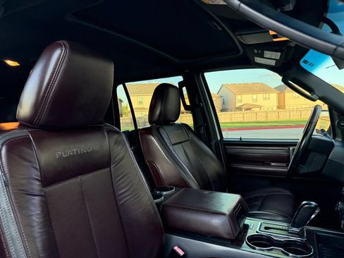 Used 2017 Ford Expedition Platinum RWD image 18