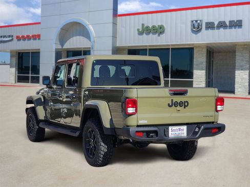 New 2026 Jeep Gladiator Sport image 4