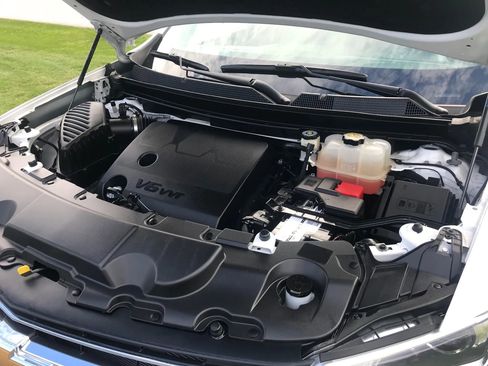 Used 2020 Chevrolet Traverse LT w/ LT Premium Package image 60