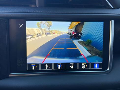 Used 2024 GMC Yukon Denali image 31