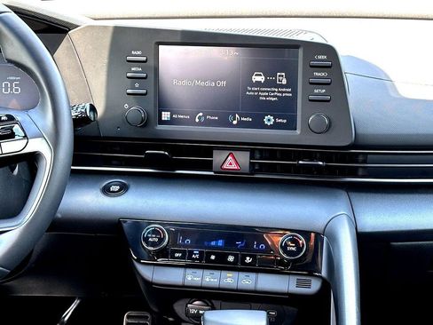 Used 2025 Hyundai Elantra Sport image 29