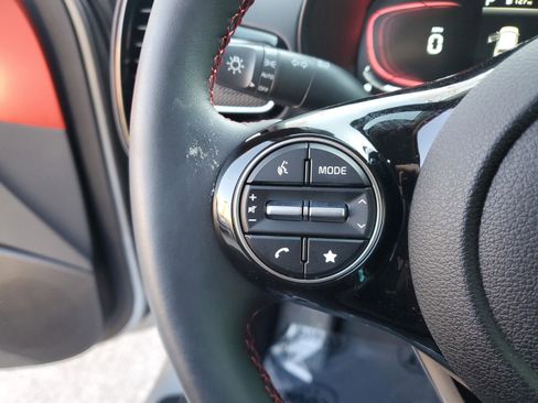 Certified 2025 Kia Soul GT-Line image 28