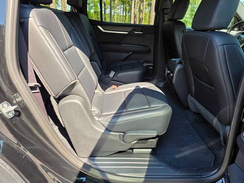 Used 2026 GMC Acadia Elevation w/ Elevation Premium Package FWD image 21