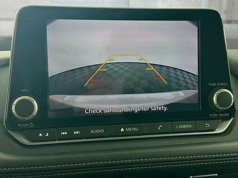 Used 2024 Nissan Rogue SV image 22