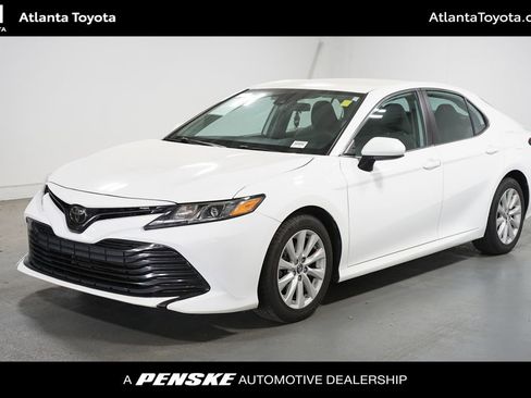 Used 2019 Toyota Camry LE image 1