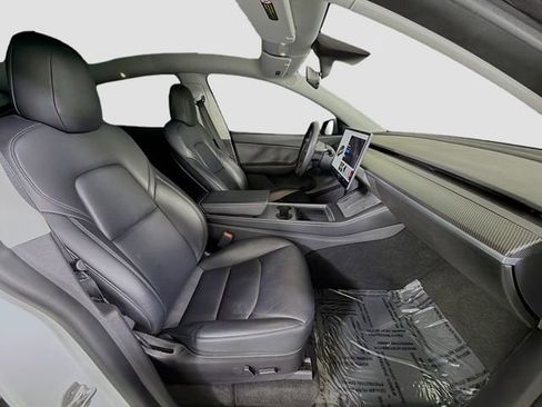 Used 2022 Tesla Model Y Performance image 28