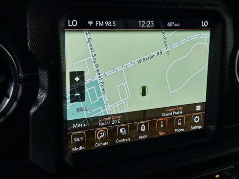 Used 2023 Jeep Wrangler Sahara image 21