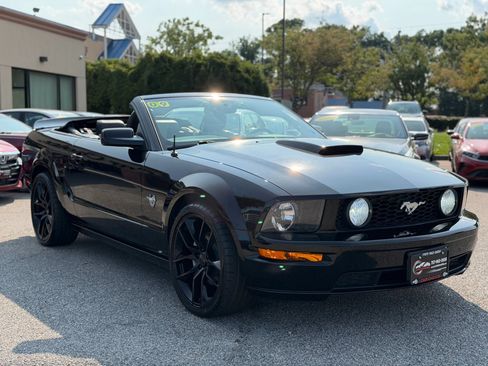 Used 2009 Ford Mustang GT Premium RWD image 5