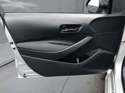 Used 2023 Toyota Corolla LE image 9