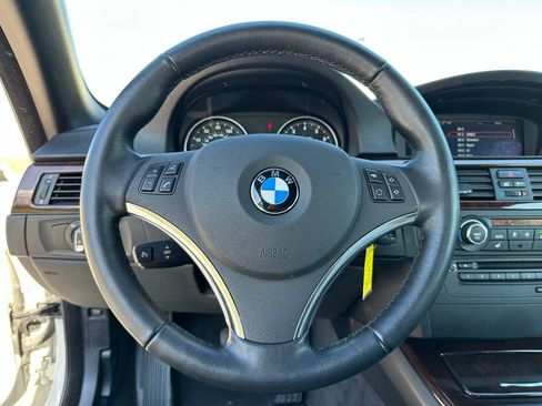 Used 2013 BMW 328i Convertible image 29