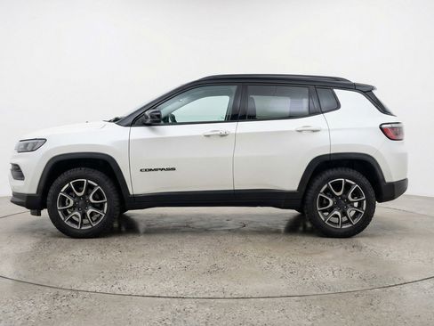 Used 2025 Jeep Compass Trailhawk AWD/4WD image 5