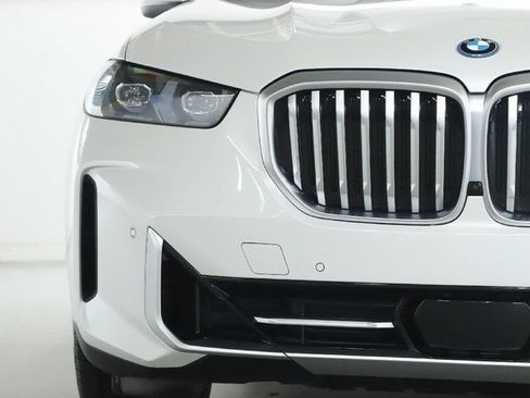 Used 2026 BMW X5 xDrive50e AWD/4WD image 6