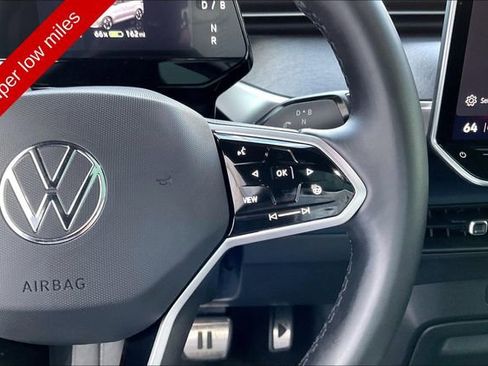 Used 2025 Volkswagen ID. Buzz Pro S Plus AWD/4WD image 19