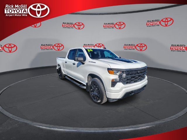 Used 2024 Chevrolet Silverado 1500 Custom w/ Rally Edition AWD/4WD image 2