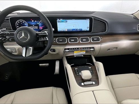 New 2026 Mercedes-Benz GLS 450 4MATIC image 5