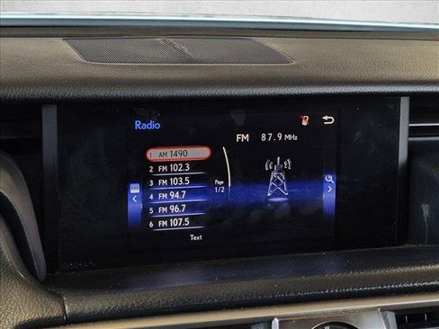 Used 2017 Lexus IS 200t RWD image 11