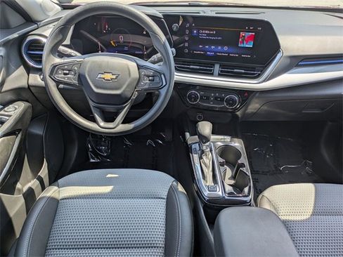 Used 2024 Chevrolet Trax LT image 22