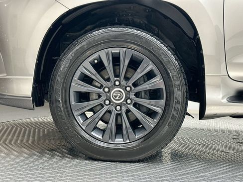 Used 2023 Lexus GX 460 Premium w/ Accessory Package AWD/4WD image 17