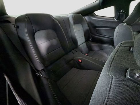 Used 2017 Ford Mustang Coupe RWD image 25