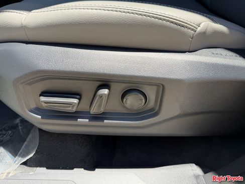 New 2026 Toyota Tundra SR5 AWD/4WD image 18