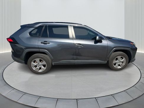 Used 2022 Toyota RAV4 XLE image 4