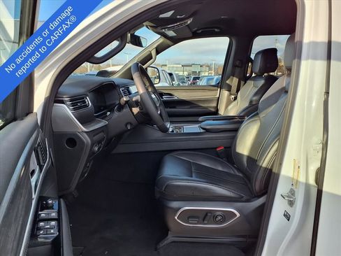 Used 2024 Jeep Wagoneer Series II w/ Flexible Seating Group image 18